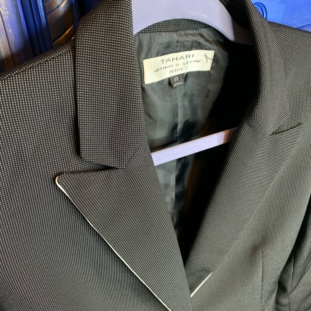 Tahari Arthur Levine Womens Black Blazer Jacket 6P - Picture 2 of 3
